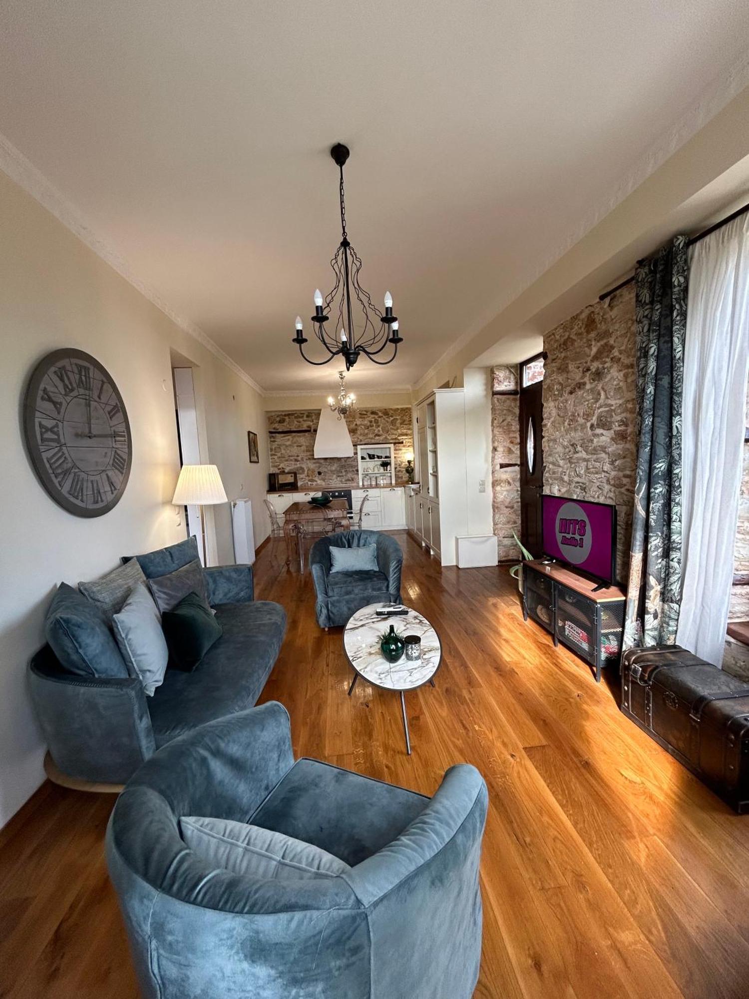 Νόνη Apartman Miliész Kültér fotó