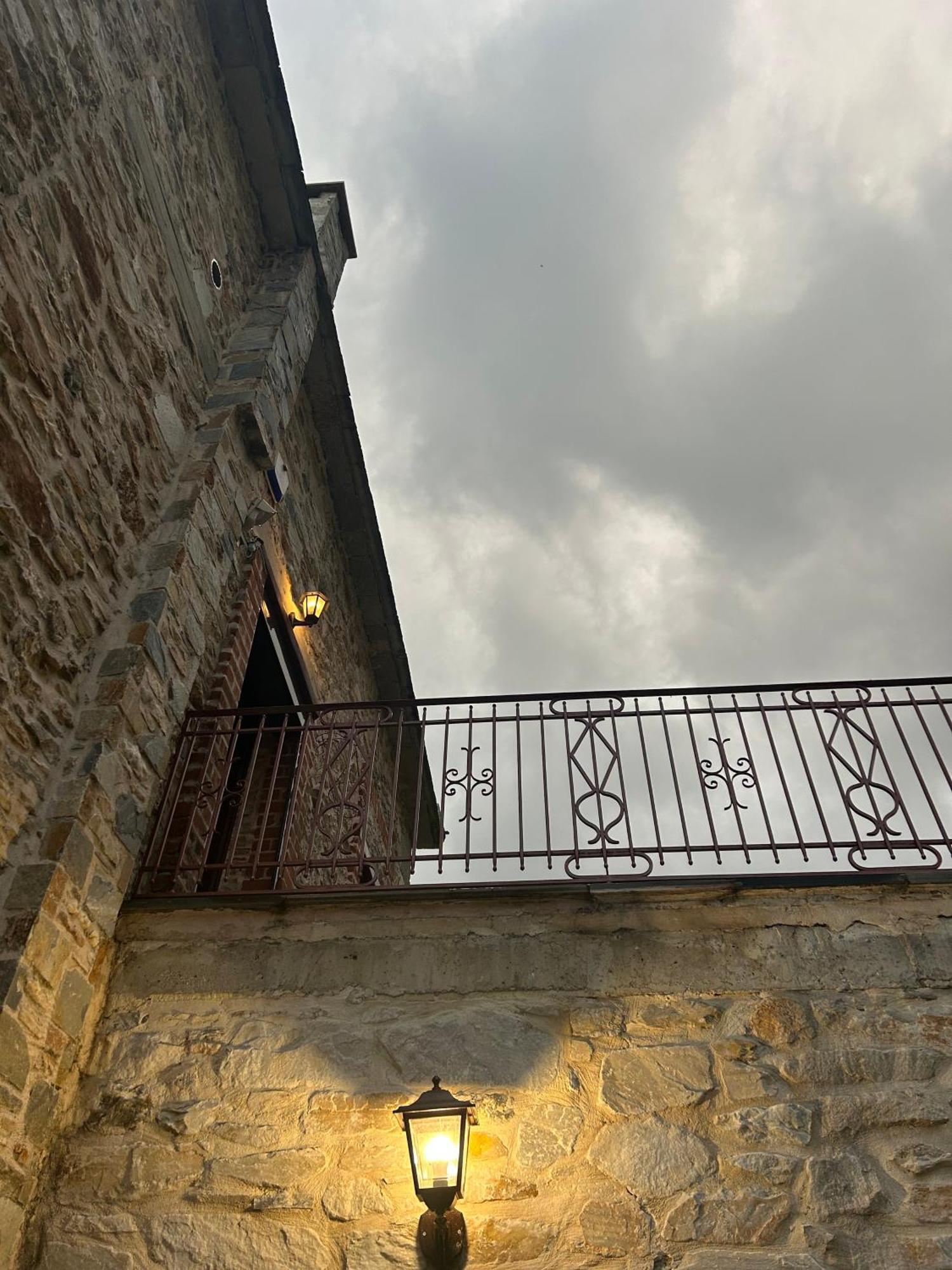 Νόνη Apartman Miliész Kültér fotó